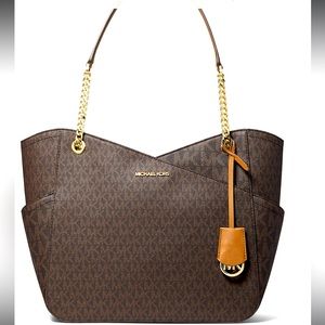 Jet Set Large Saffiano Leather Tote Bag